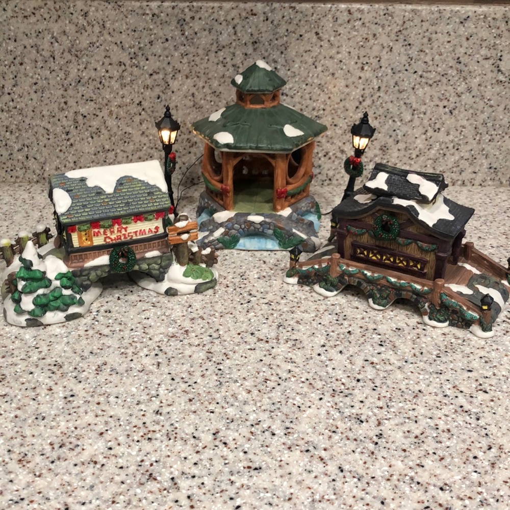🎄Village 4 piece